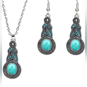Silver Plated Turquois Fashion Necklace & Earring Set.